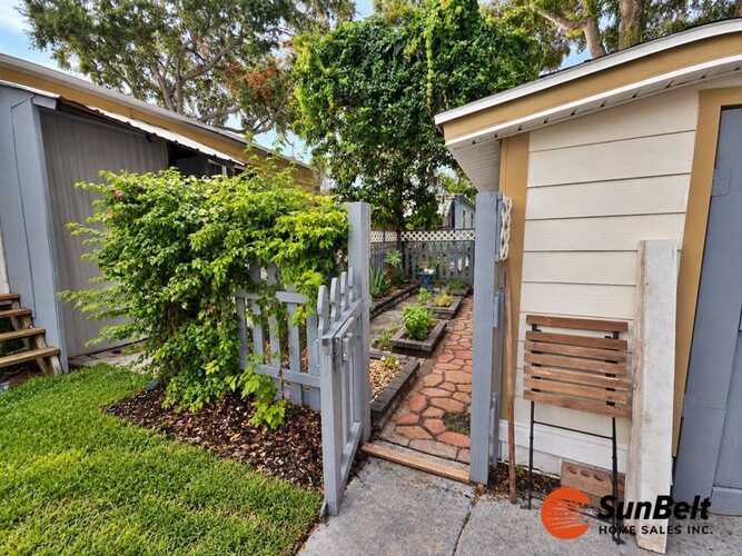 Listing Photo 12