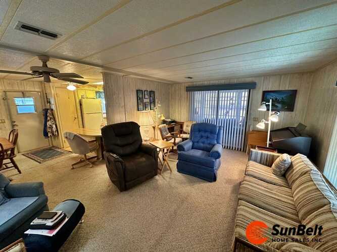 Listing Photo 9